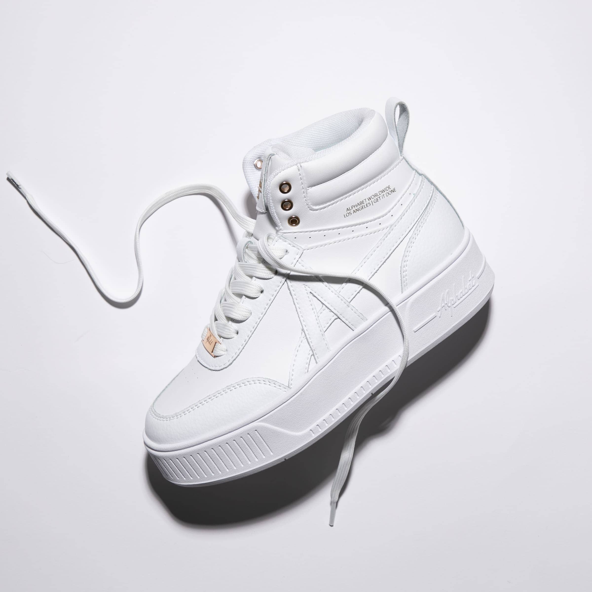 Cloud Walk Platform Low 334 White/Black — Front